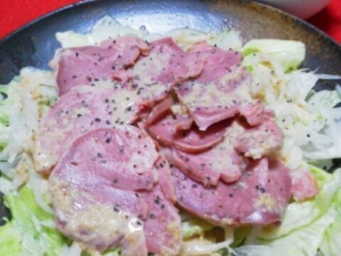 牛タンスモークでごちそうサラダ＊